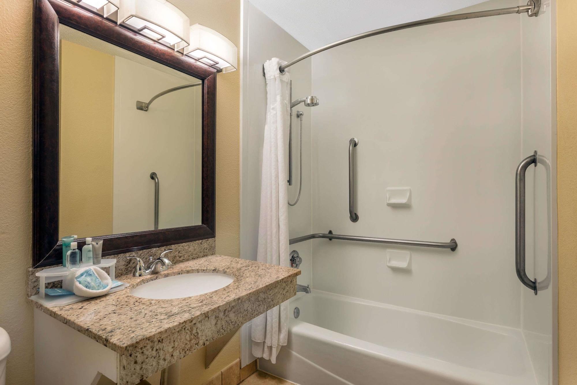Wyndham Garden Summerville Exterior photo