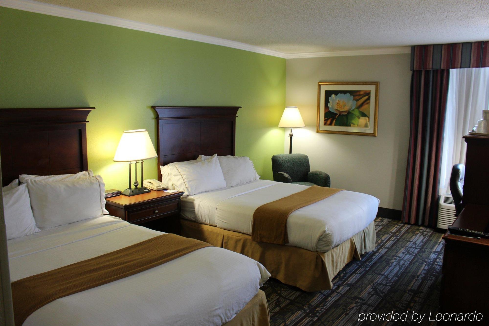 Wyndham Garden Summerville Exterior photo