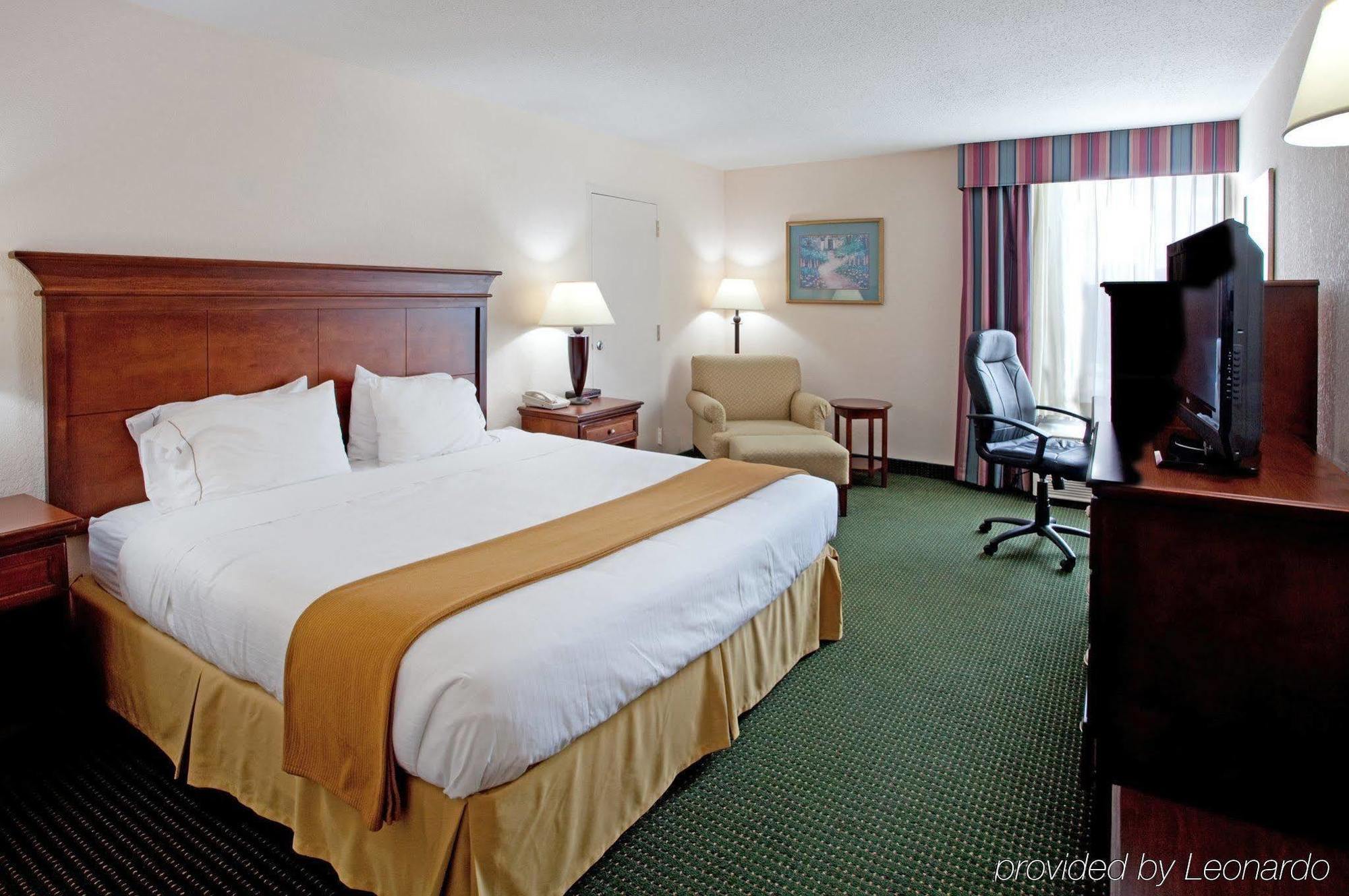 Wyndham Garden Summerville Exterior photo