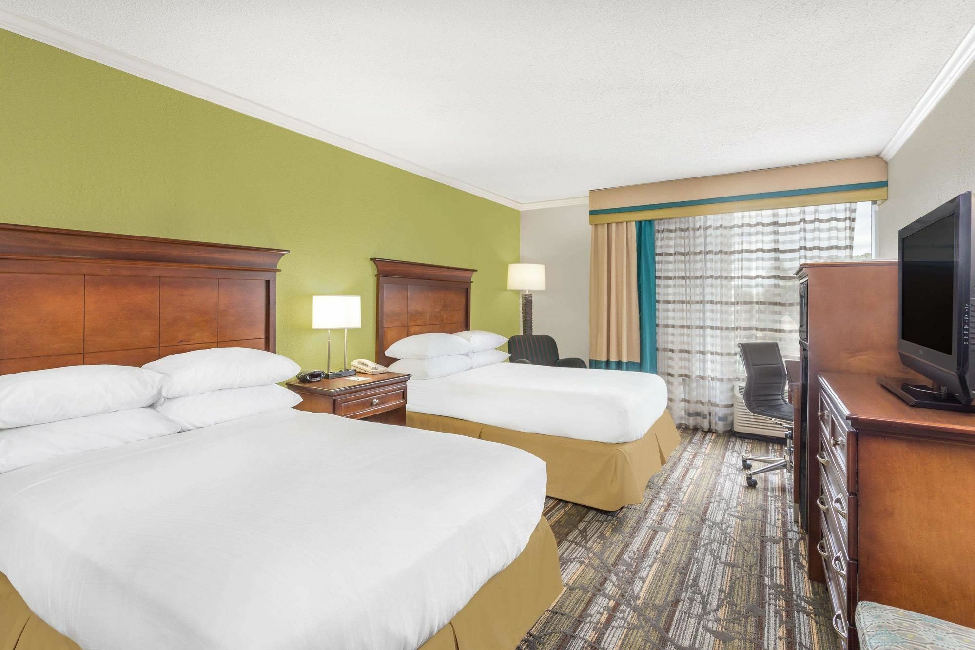Wyndham Garden Summerville Exterior photo