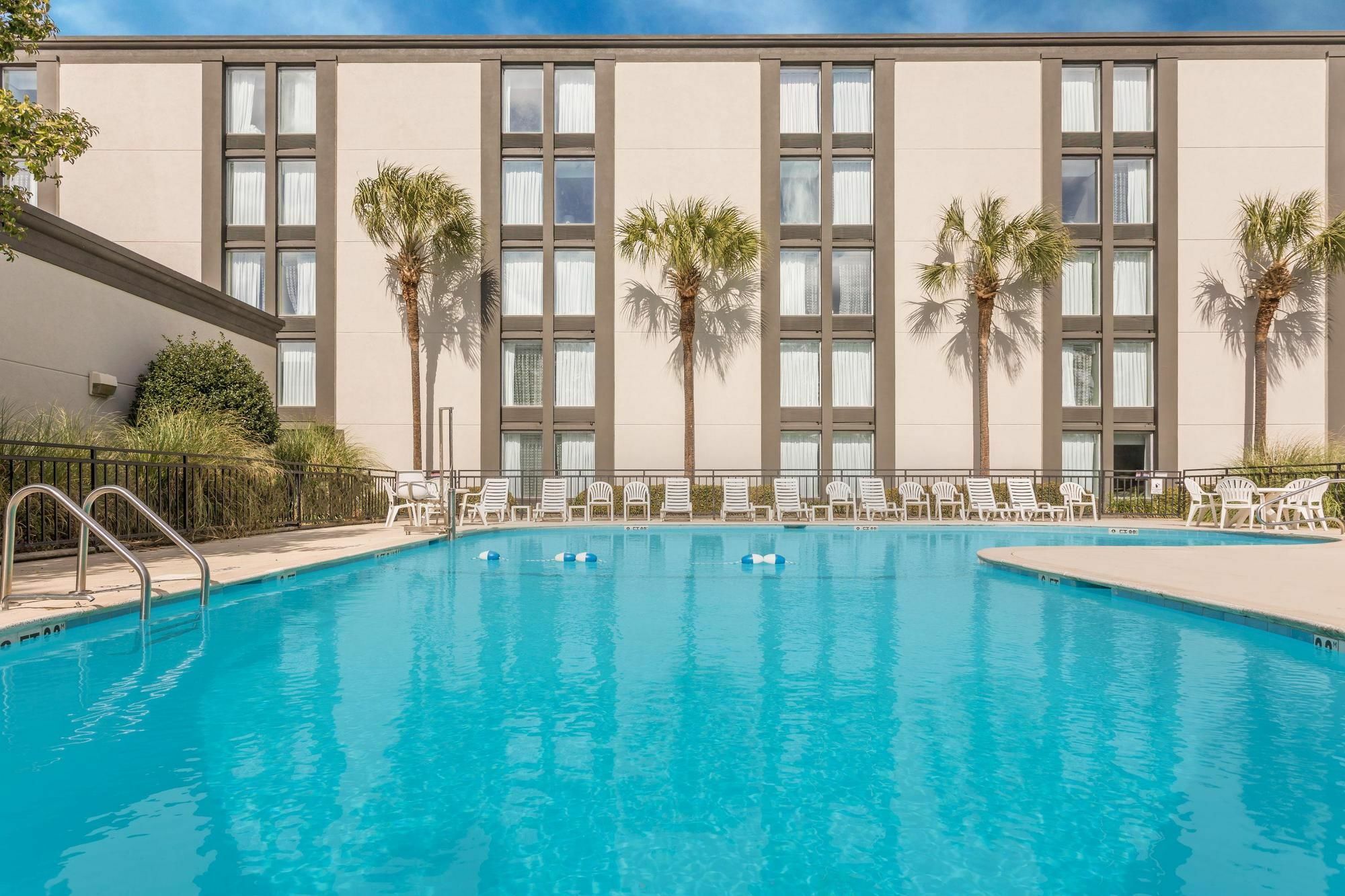 Wyndham Garden Summerville Exterior photo