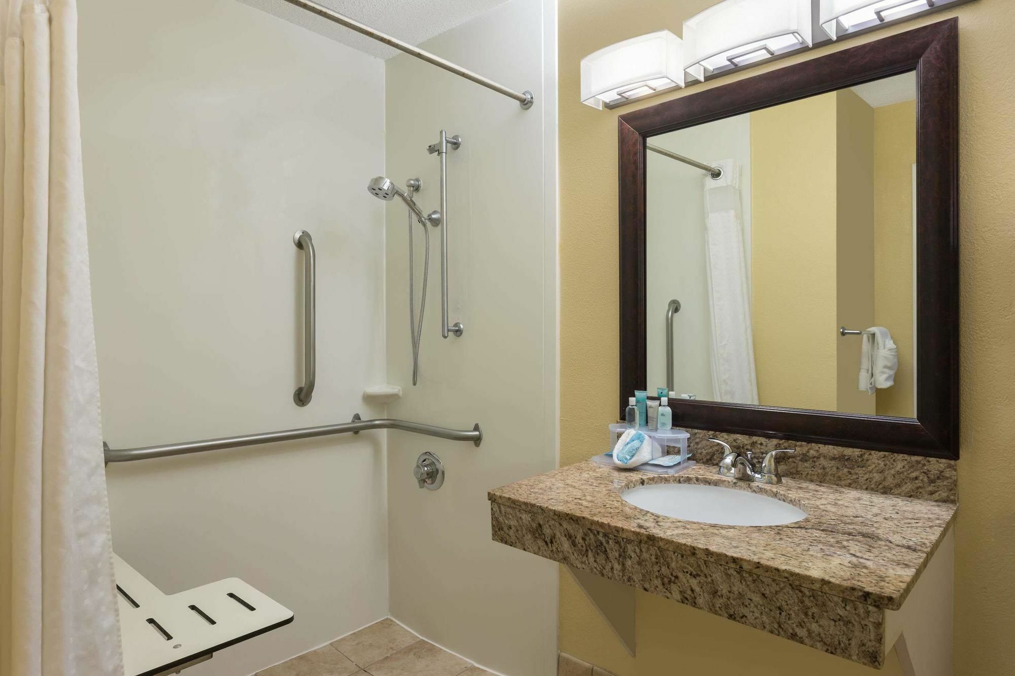 Wyndham Garden Summerville Exterior photo